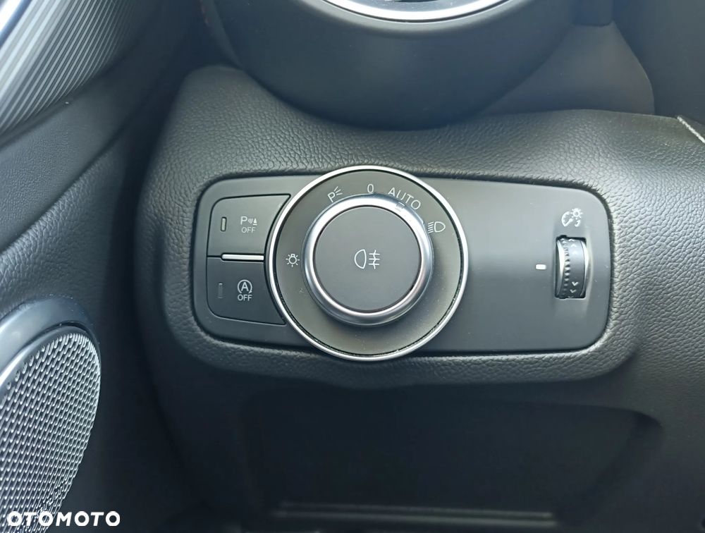 Alfa Romeo Giulia 2.0 Turbo Tributo Italiano Q4 - 12