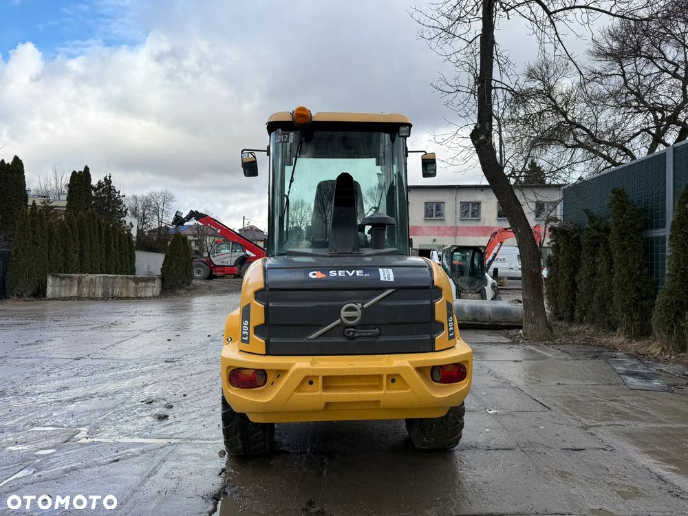 Volvo L 30 G - 4