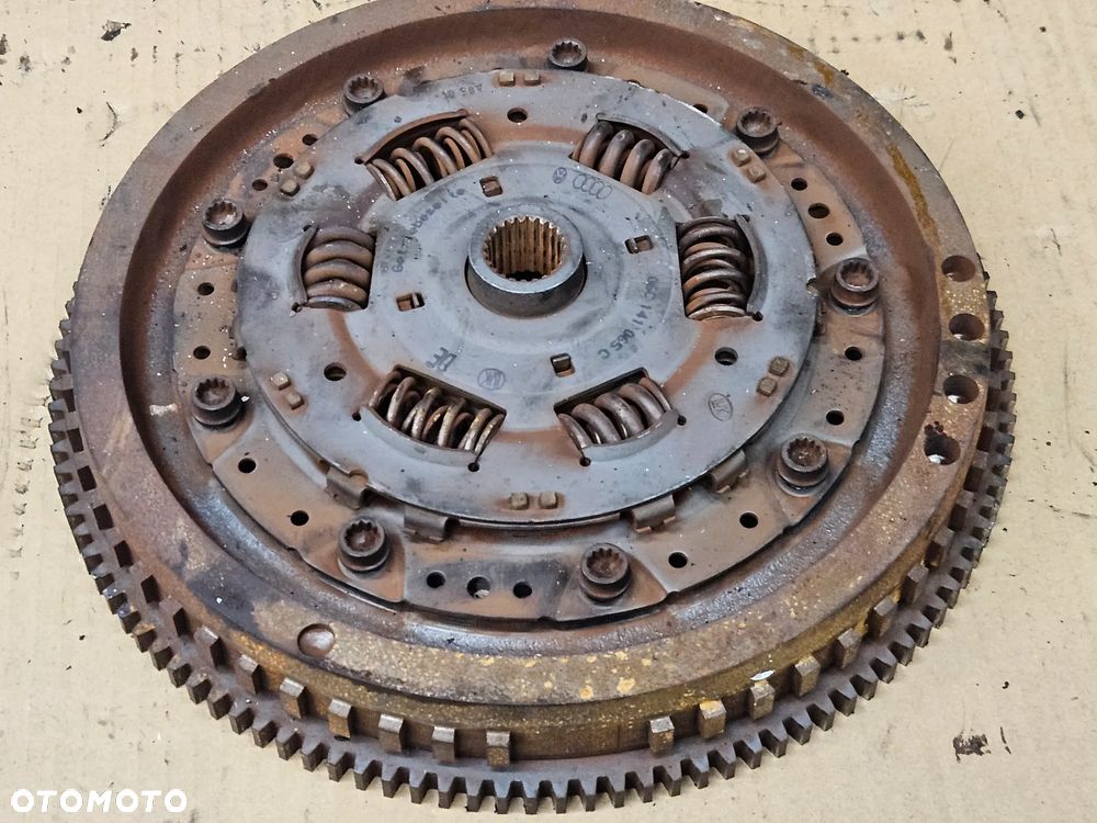 Audi A6 C6 A4 B7  2.8 3.0 V6 FSI koło zamachowe 06C141065C - 1