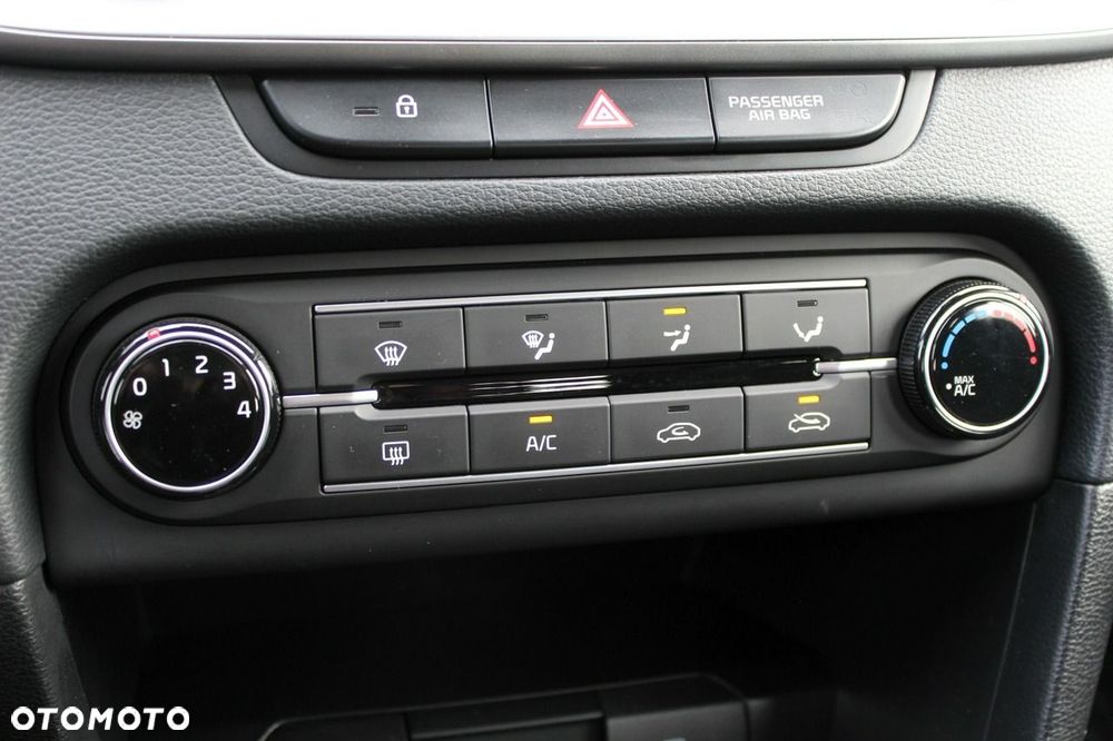 Kia Ceed 1.6 CRDi mHEV M - 16