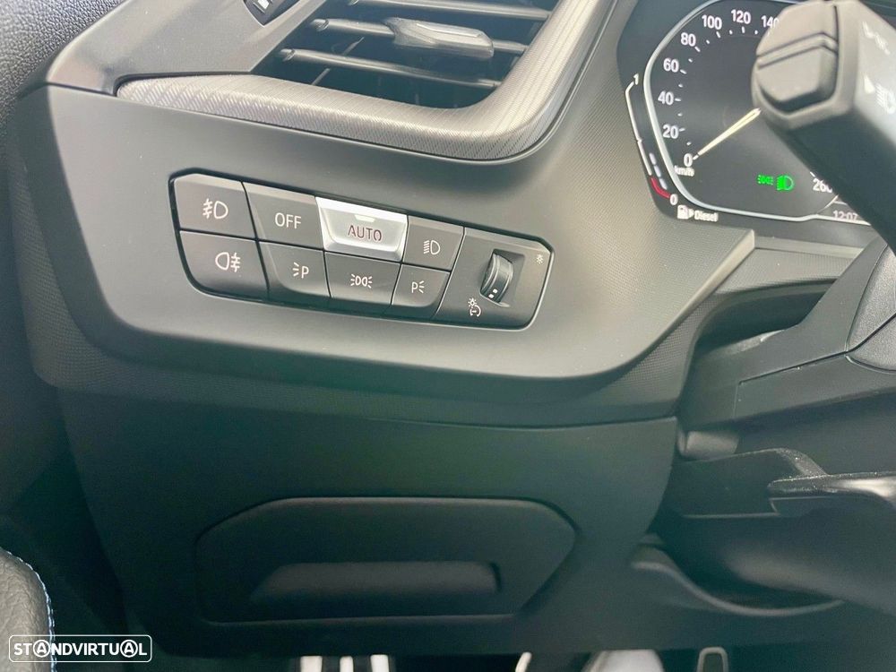 BMW 116 d Pack Desportivo M Auto - 24