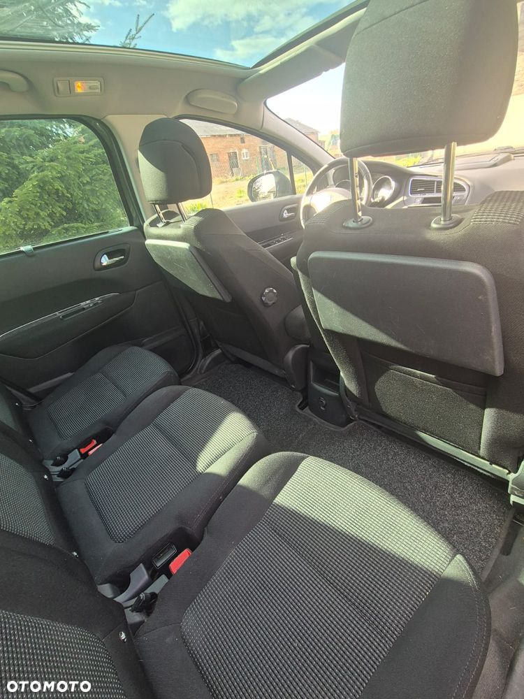 Peugeot 5008 1.6 THP Family 7os - 11