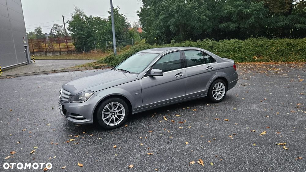 Mercedes-Benz Klasa C 180 BlueEFFICIENCY Avantgarde - 24