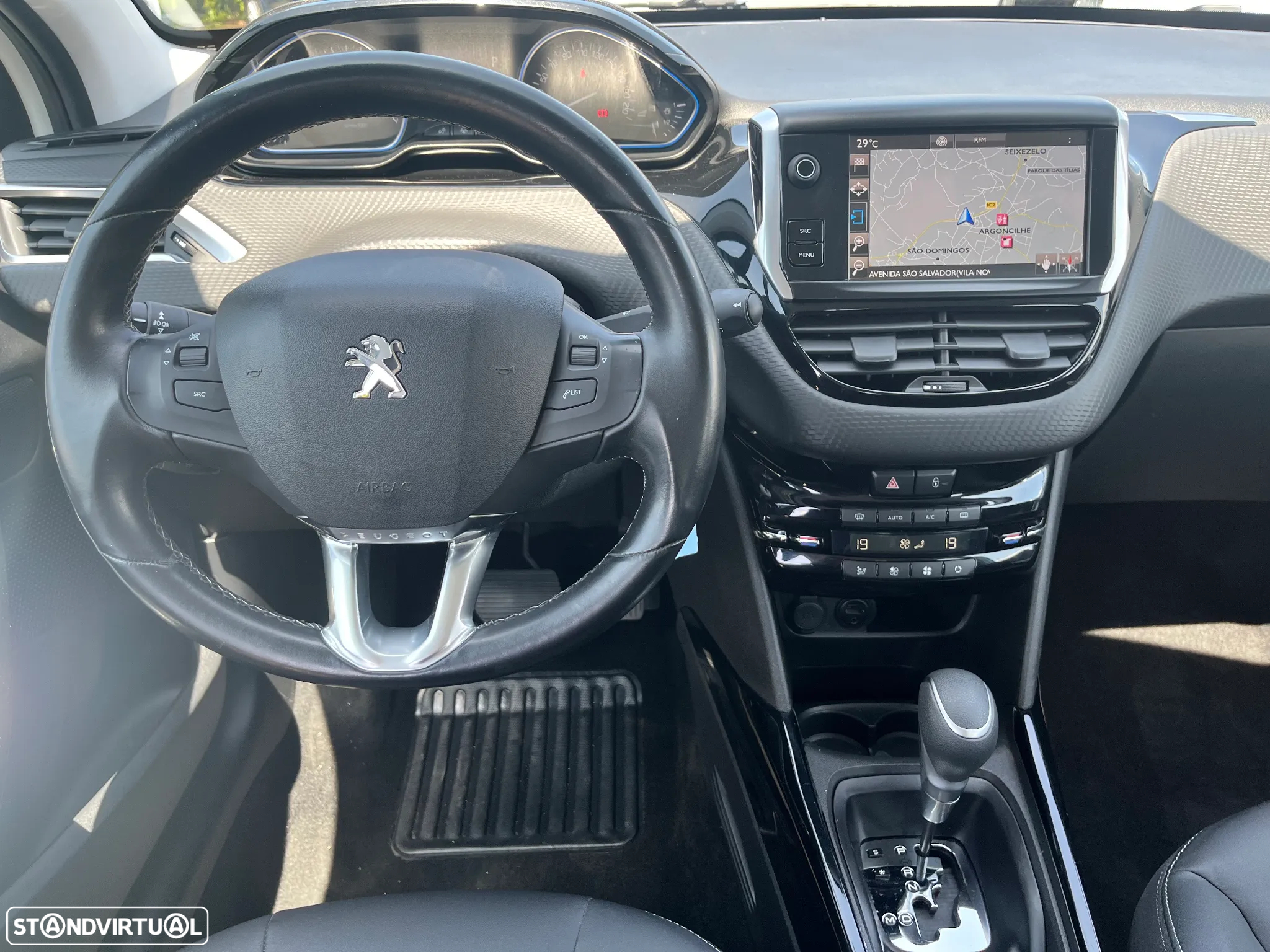 Peugeot 2008 1.2 PureTech Allure EAT6 - 12