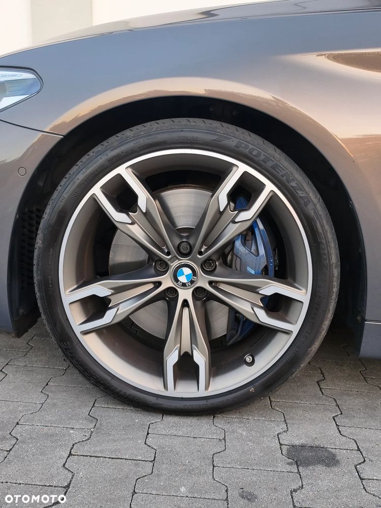 BMW Seria 5 M550i xDrive sport - 34