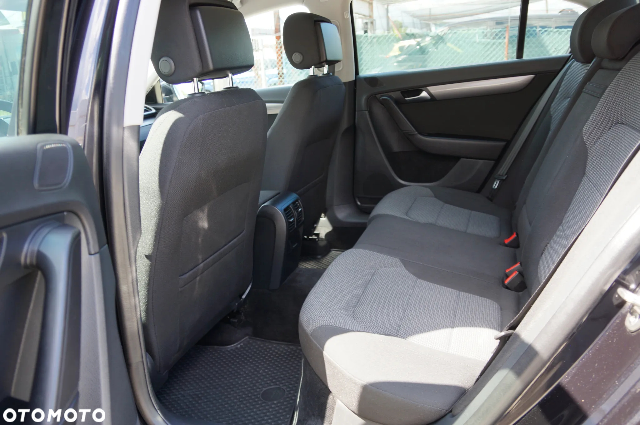Volkswagen Passat 1.4 TSI BMT Comfortline - 28