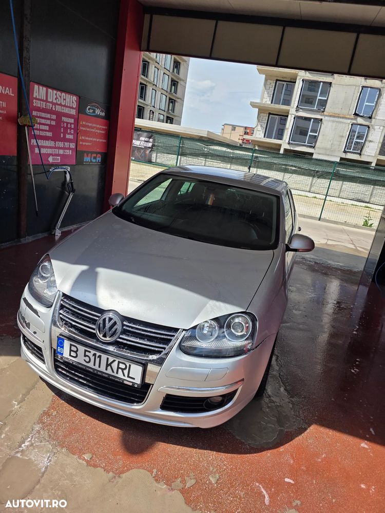 Volkswagen Jetta - 1