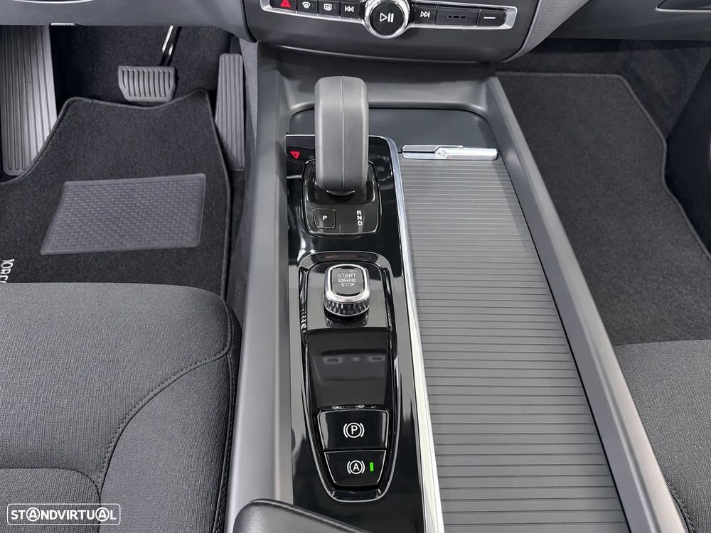 Volvo XC 60 2.0 B4 Momentum - 31
