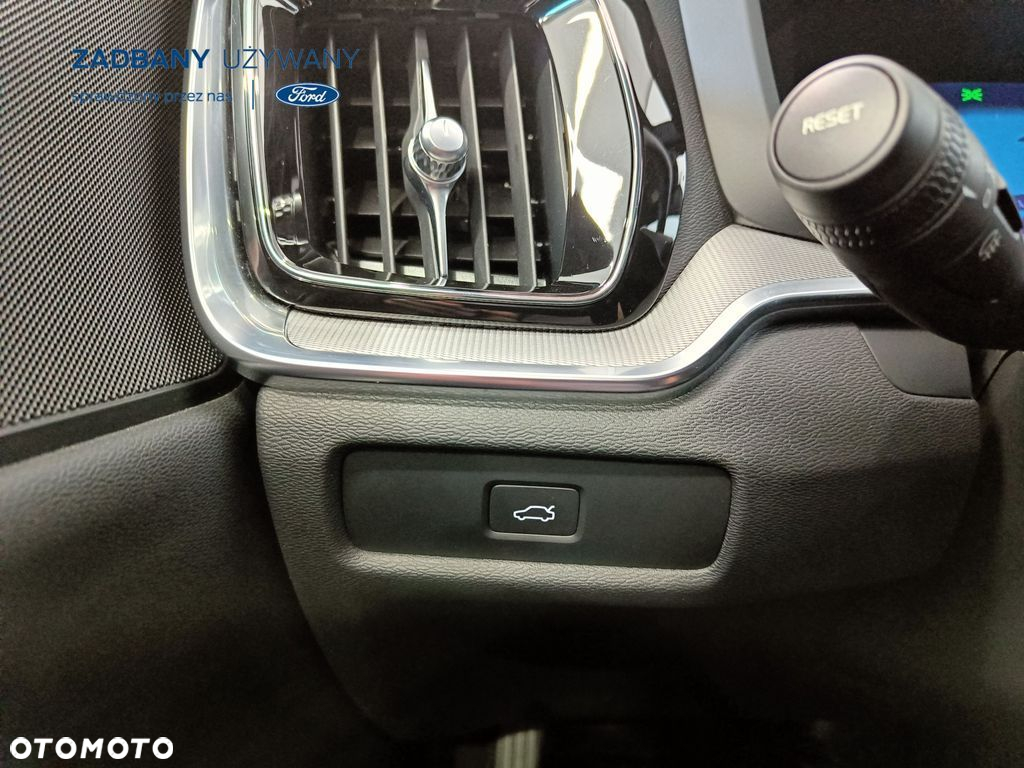 Volvo V60 B4 B Plus Dark - 18