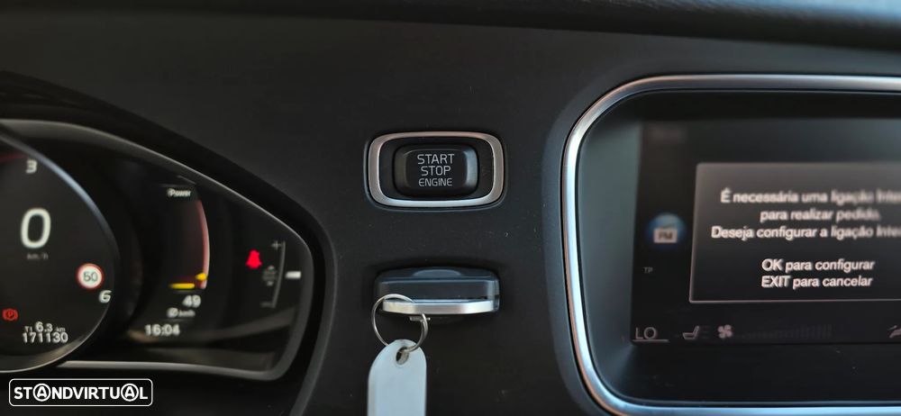 Volvo V40 Cross Country 2.0 D3 Momentum - 18