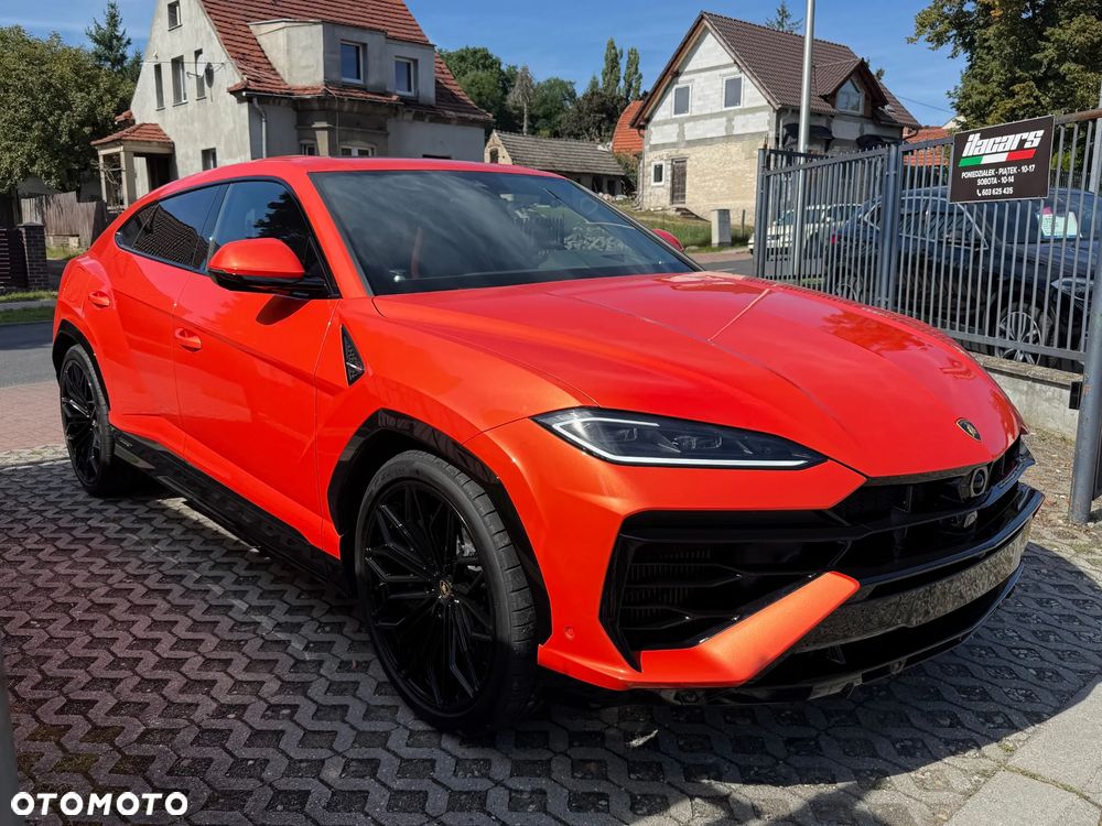 Lamborghini Urus - 4