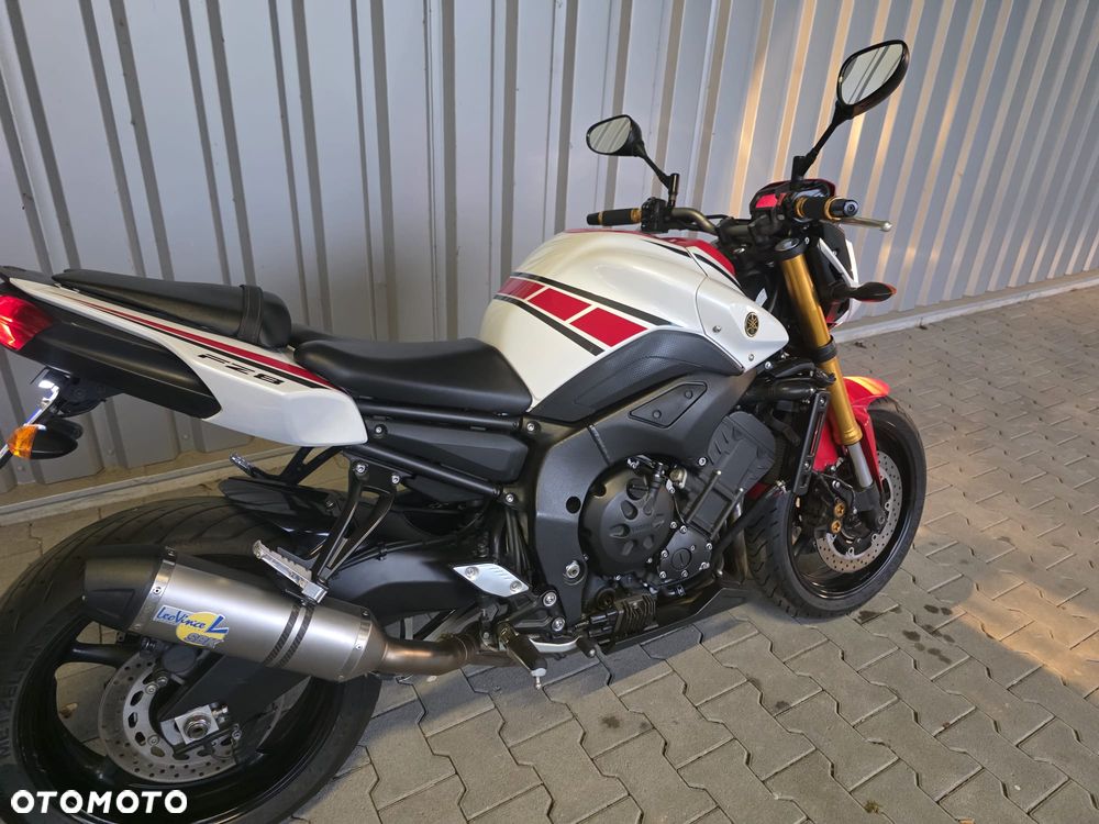 Yamaha FZ8 - 11