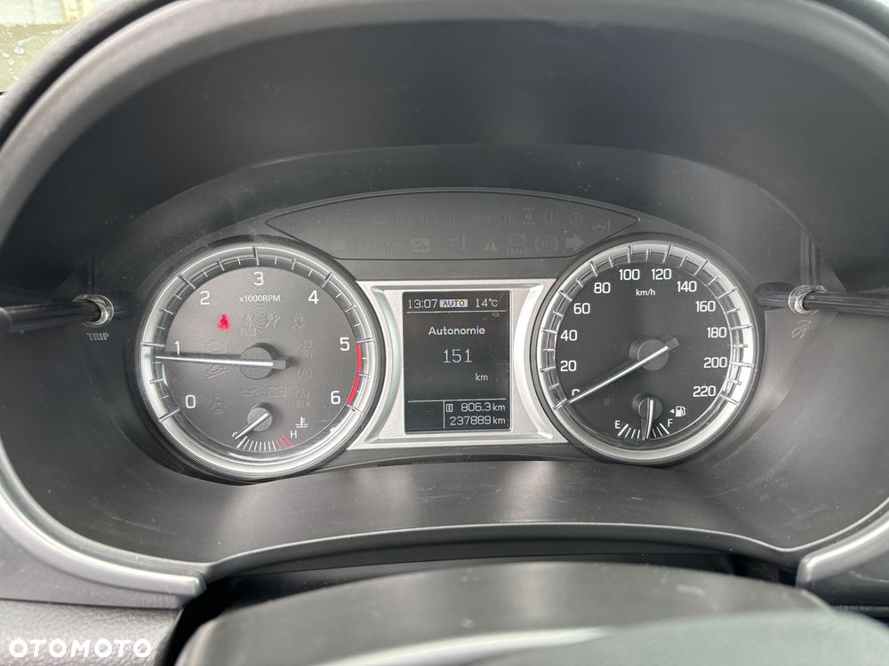 Suzuki Vitara 1.6 DDiS (4x4) Allgrip Comfort - 25