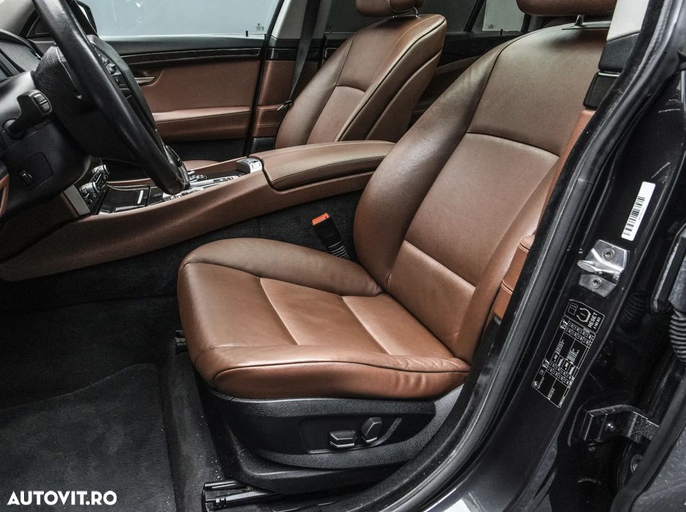 BMW Seria 5 520d xDrive - 14