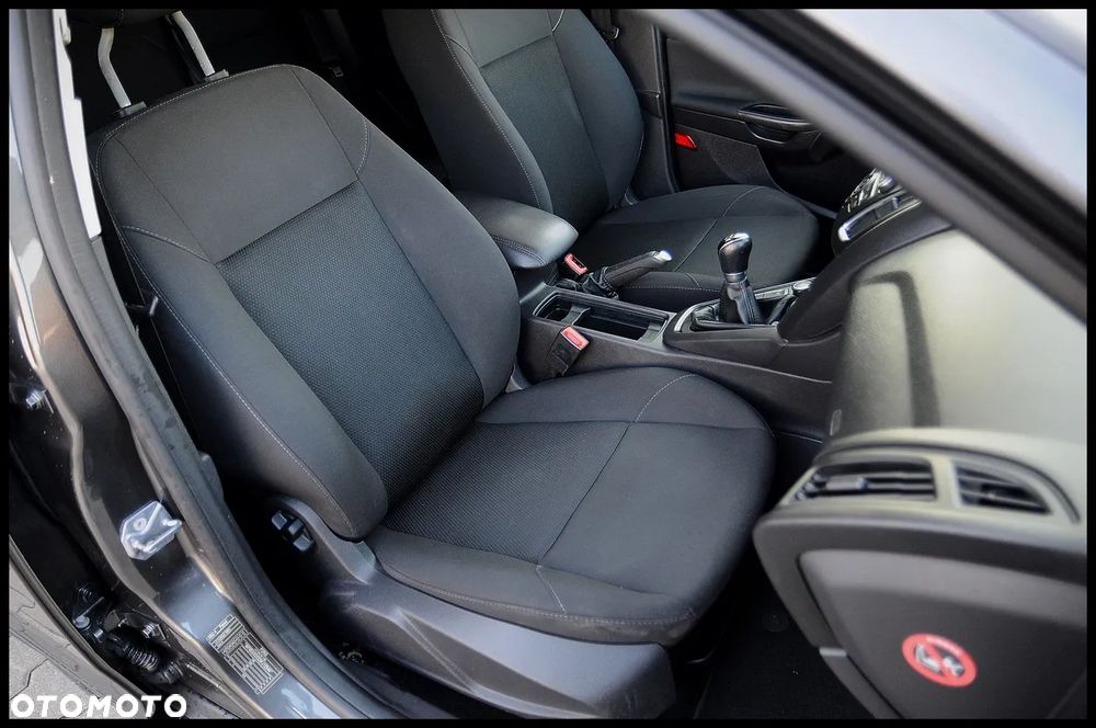 Ford Focus - 25