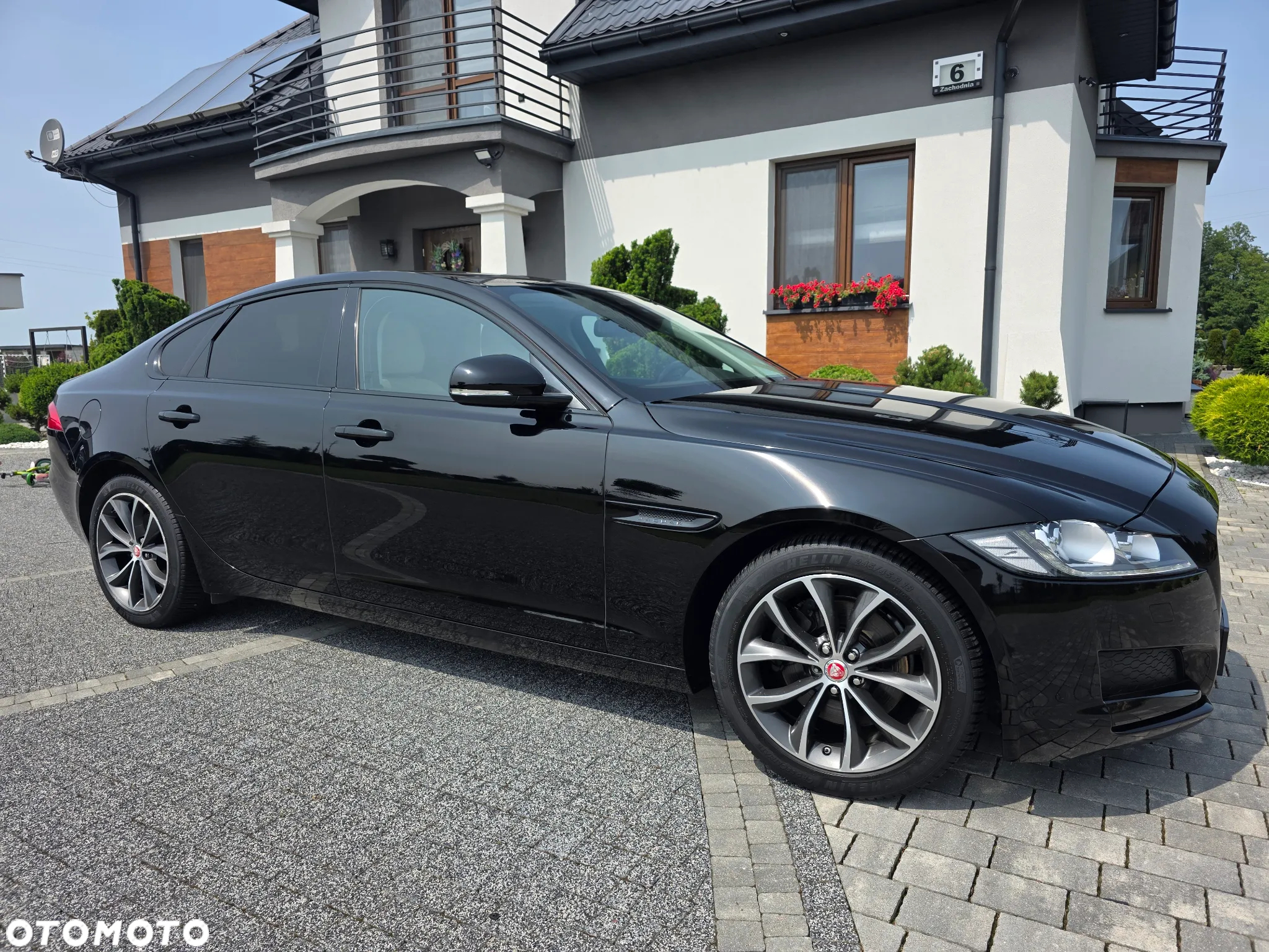 Jaguar XF - 13
