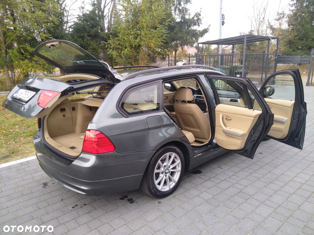 BMW Seria 3 318d DPF Touring - 1