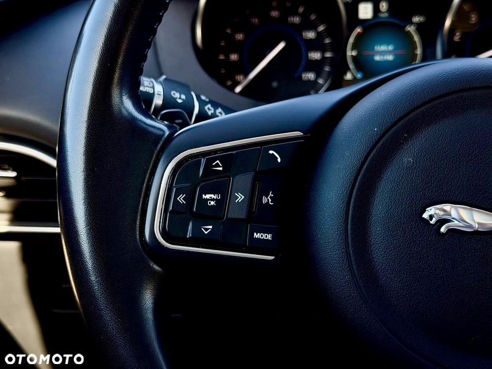 Jaguar F-Pace 2.0 i4P AWD R-Sport - 17