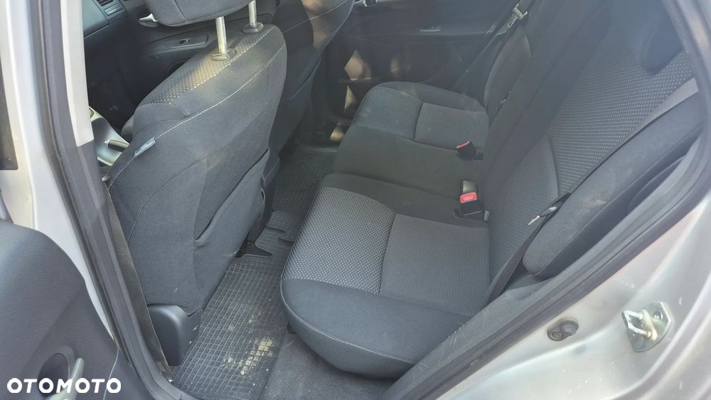 Toyota Auris 1.4 D-4D Luna - 16