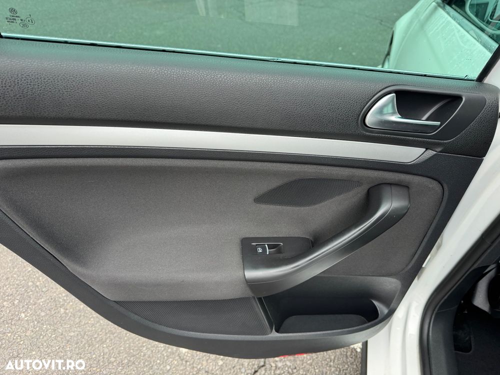 Volkswagen Golf 1.6 TDI DPF DSG Comfortline - 21