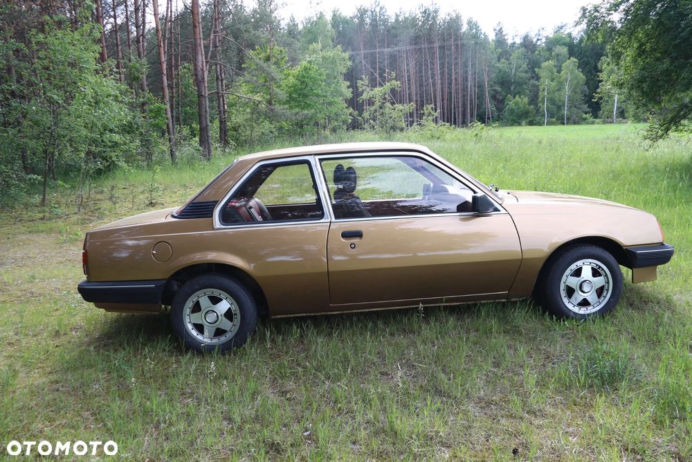 Opel Ascona - 2