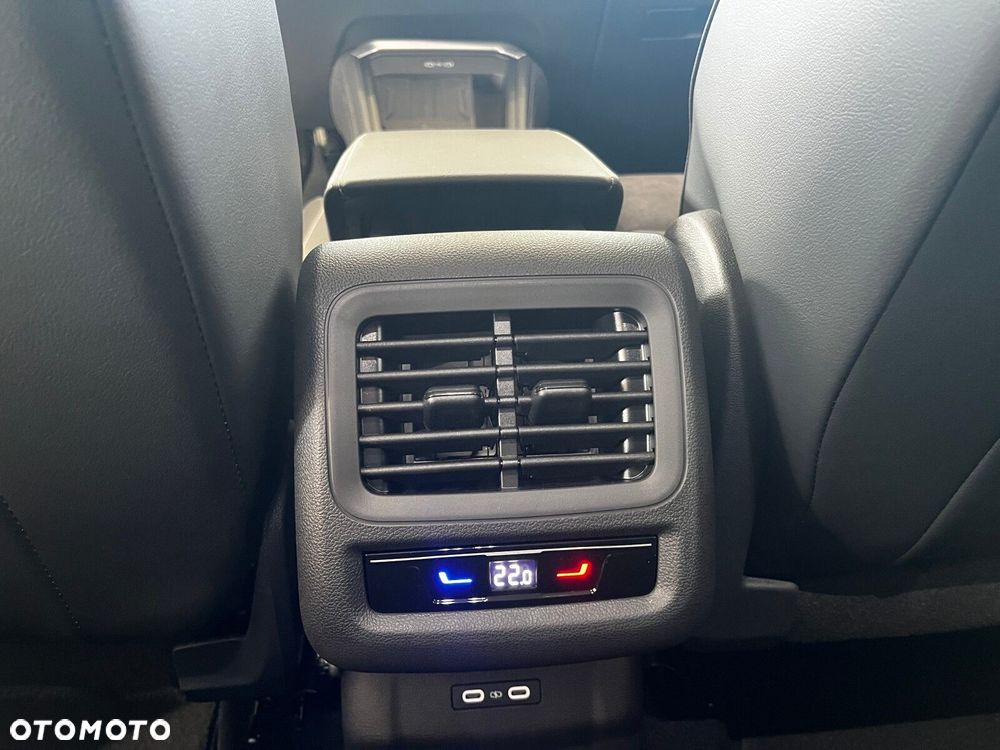 Volkswagen T-Roc - 17