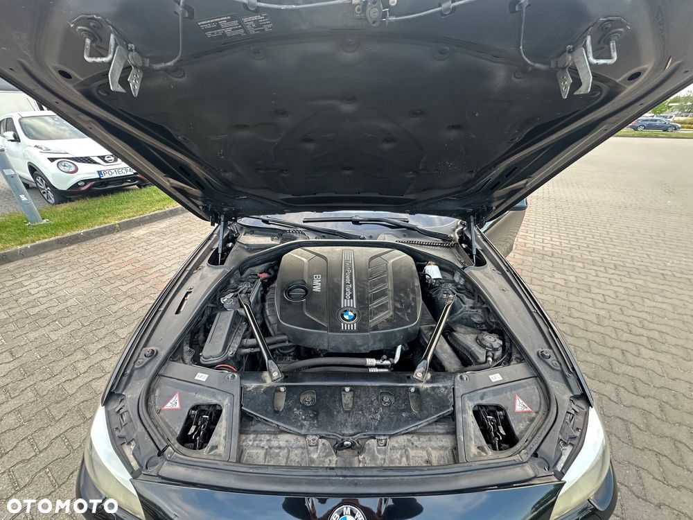 BMW Seria 5 525d - 25