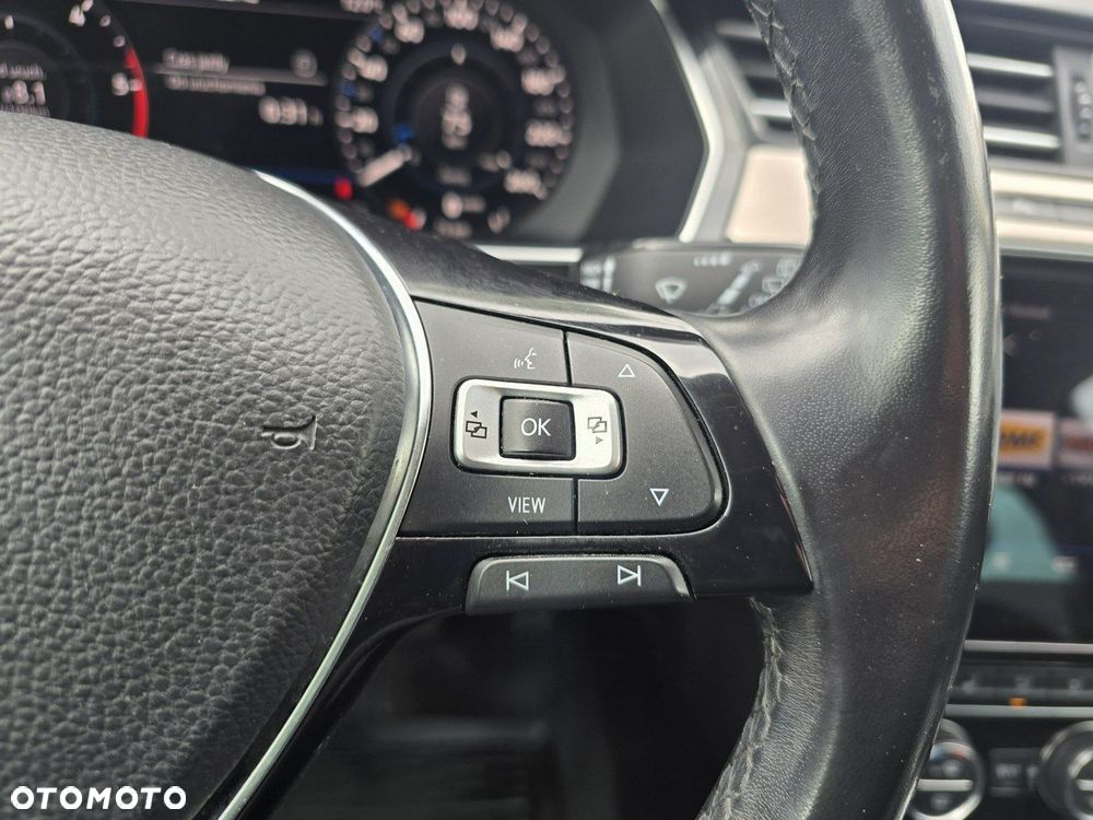 Volkswagen Passat - 18