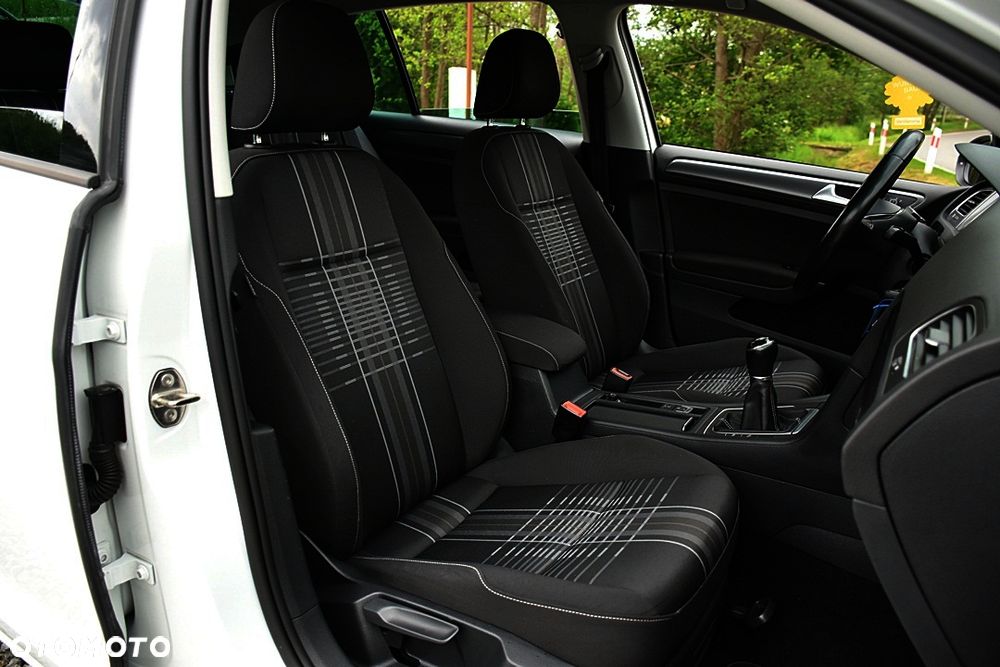 Volkswagen Golf 2.0 TDI BlueMotion Technology Lounge - 28