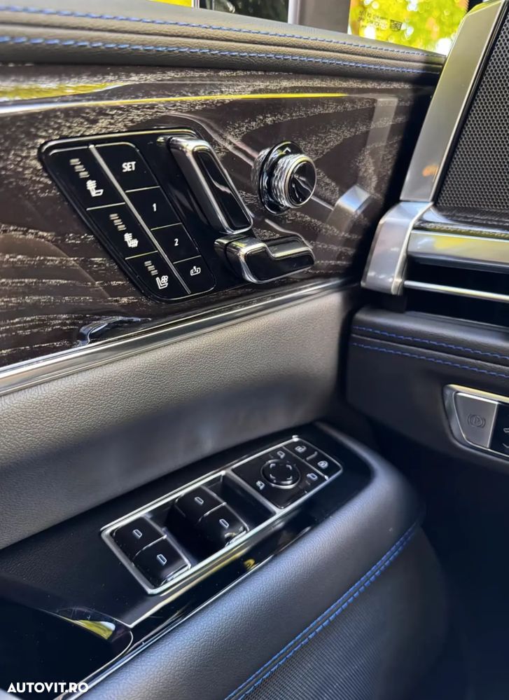 Cadillac Escalade - 24