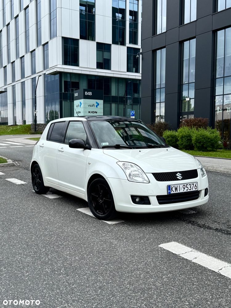 Suzuki Swift 1.3 Limited 25 - 1