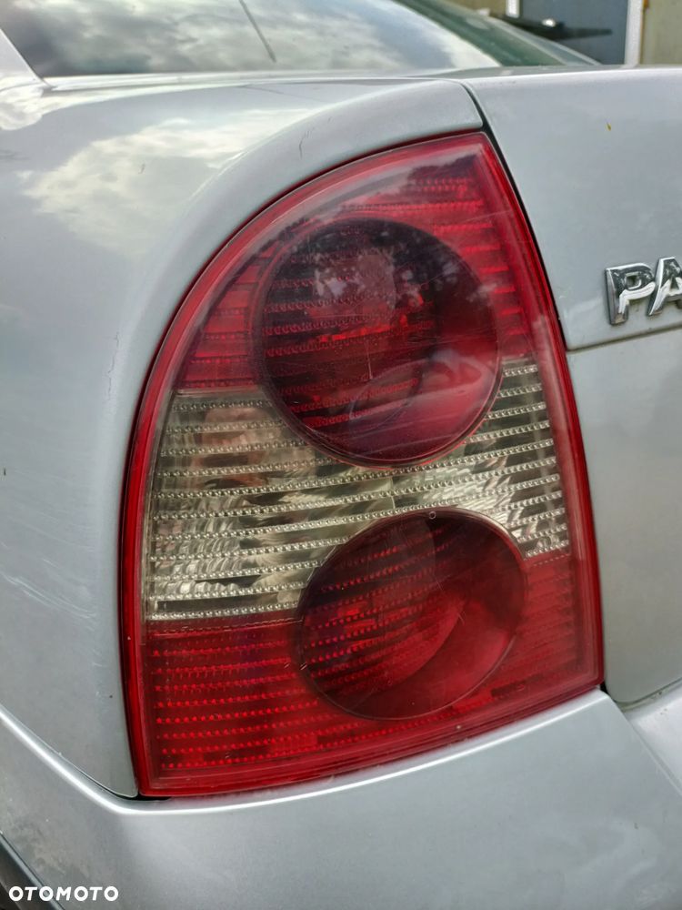 VOLKSWAGEN PASSAT B5 00-05 2004 r. LIFT SEDAN lampa lewy tył LT EU * - 2