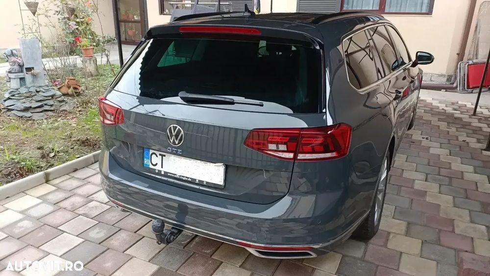 Volkswagen Passat - 1