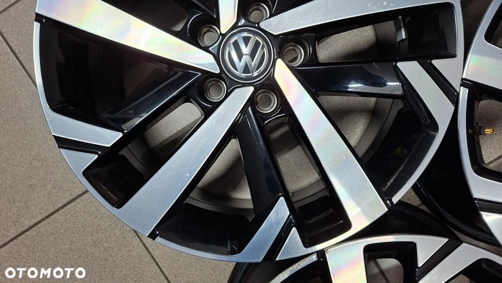 Felgi Aluminiowe 16 VW Polo VI 5x100 ET 47 Torsby - 12