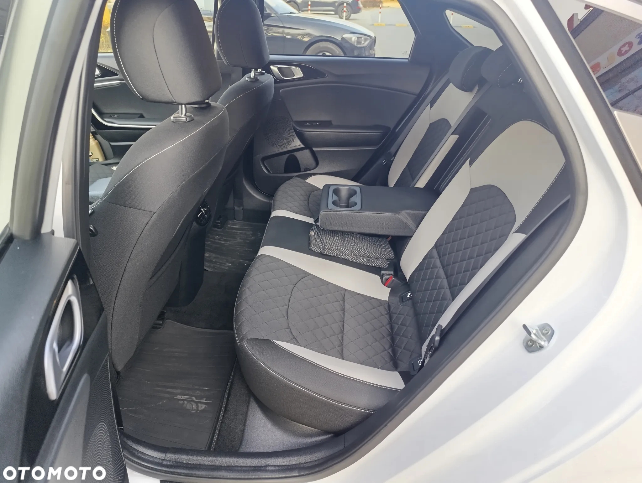 Kia ProCeed 1.5 T-GDI DCT7 OPF GT LINE - 8