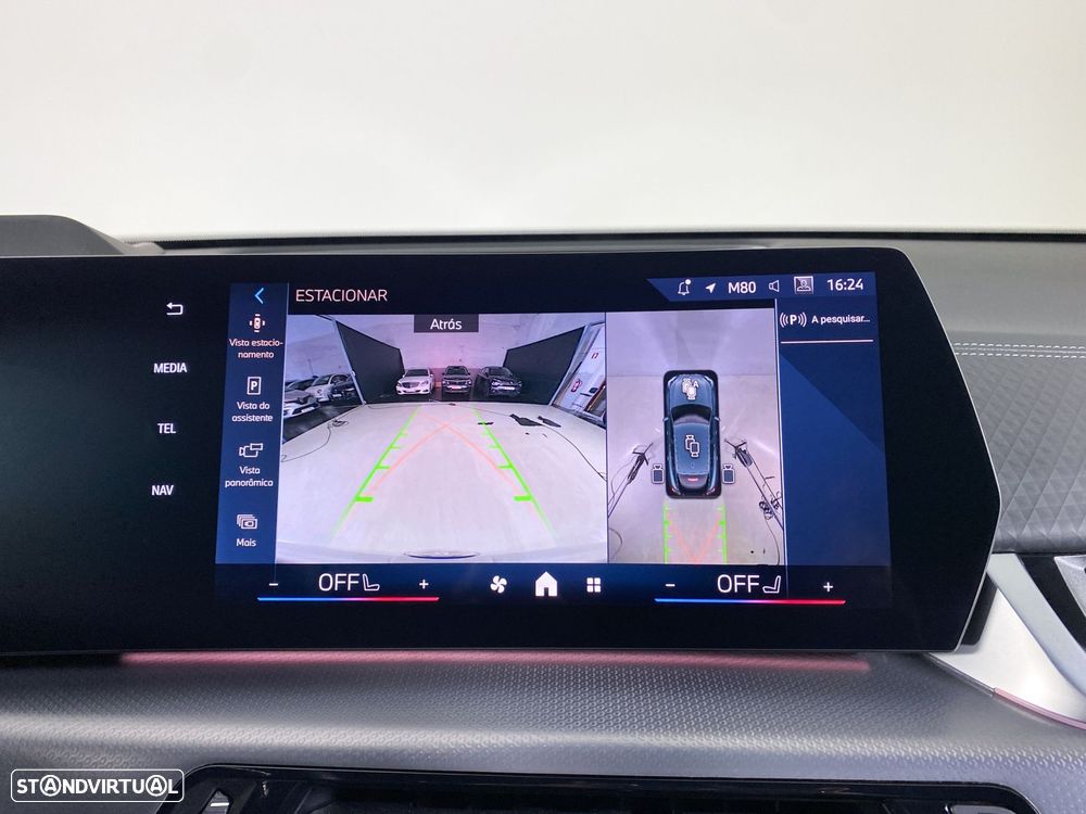 BMW iX2 eDrive20 Pack Desportivo M - 15