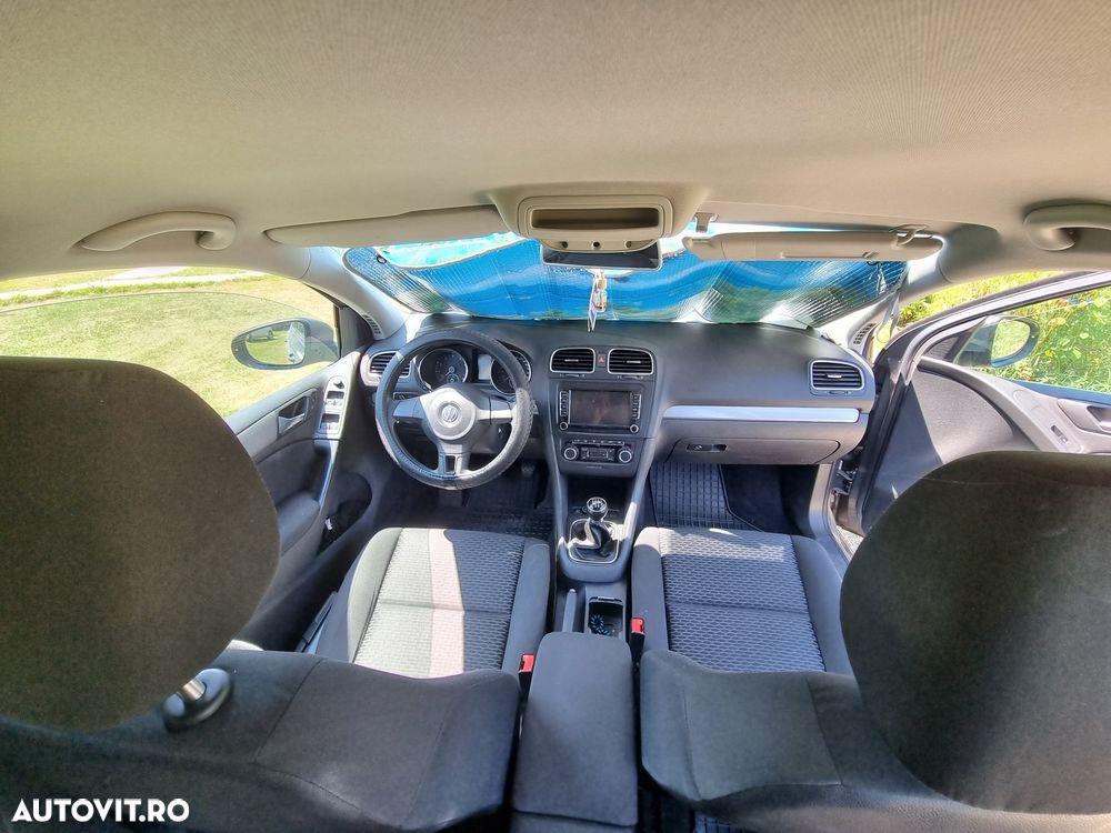 Volkswagen Golf - 6