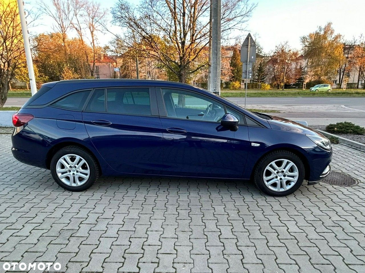 Opel Astra V 1.6 CDTI Dynamic S&S - 4