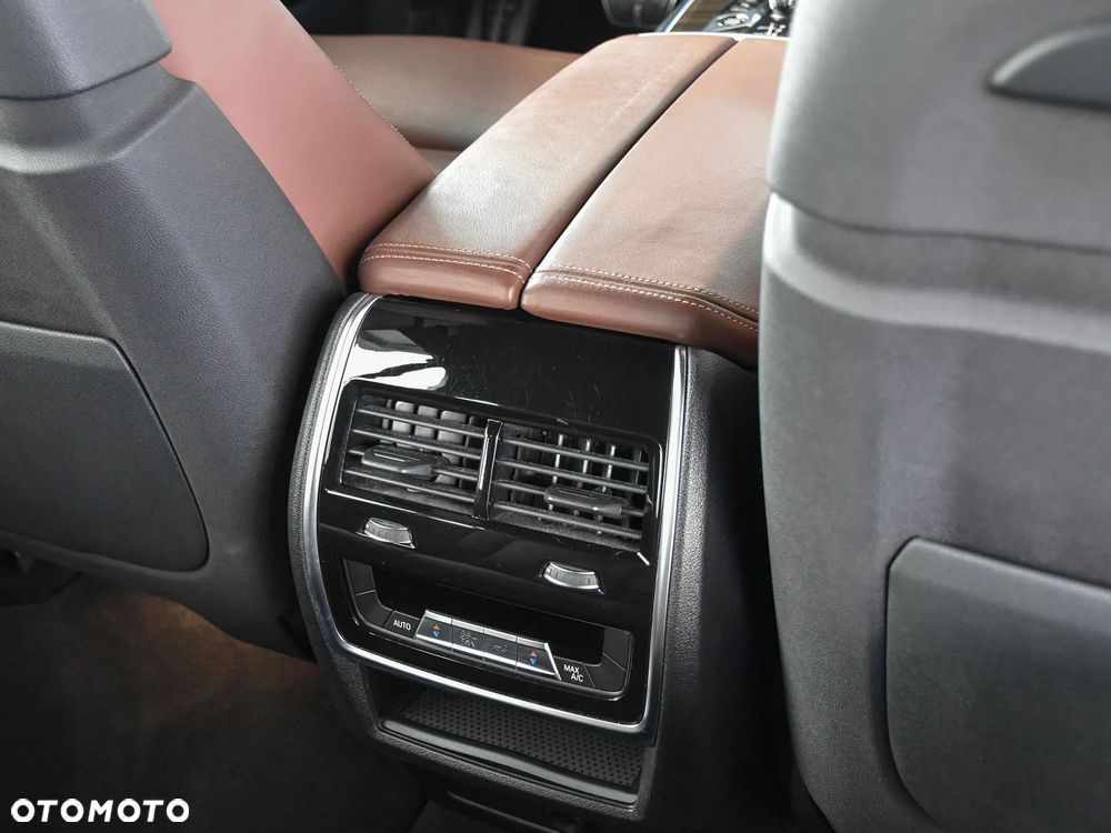 BMW X5 M M50d - 29