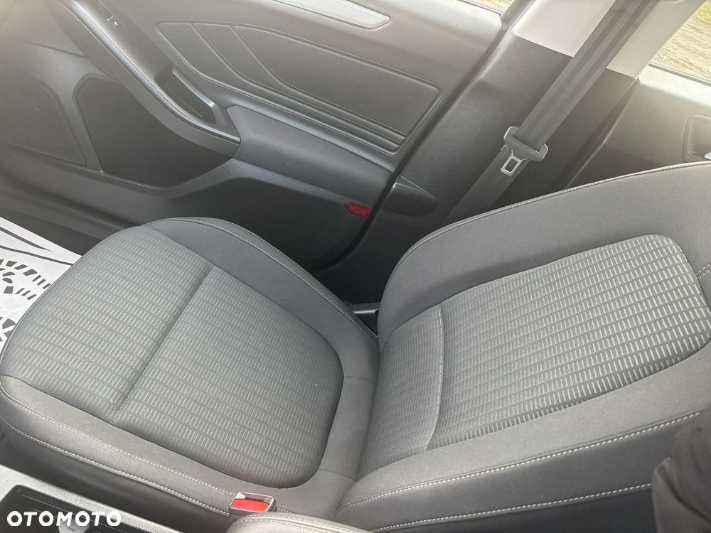 Ford Focus - 32