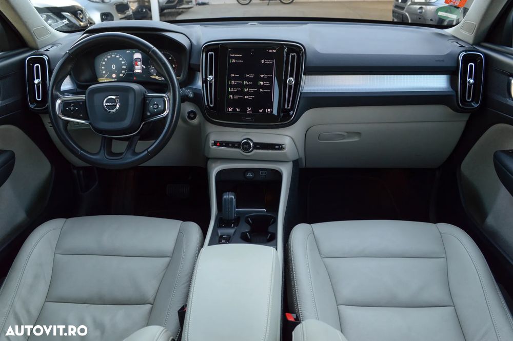 Volvo XC 40 D4 AWD Inscription - 32