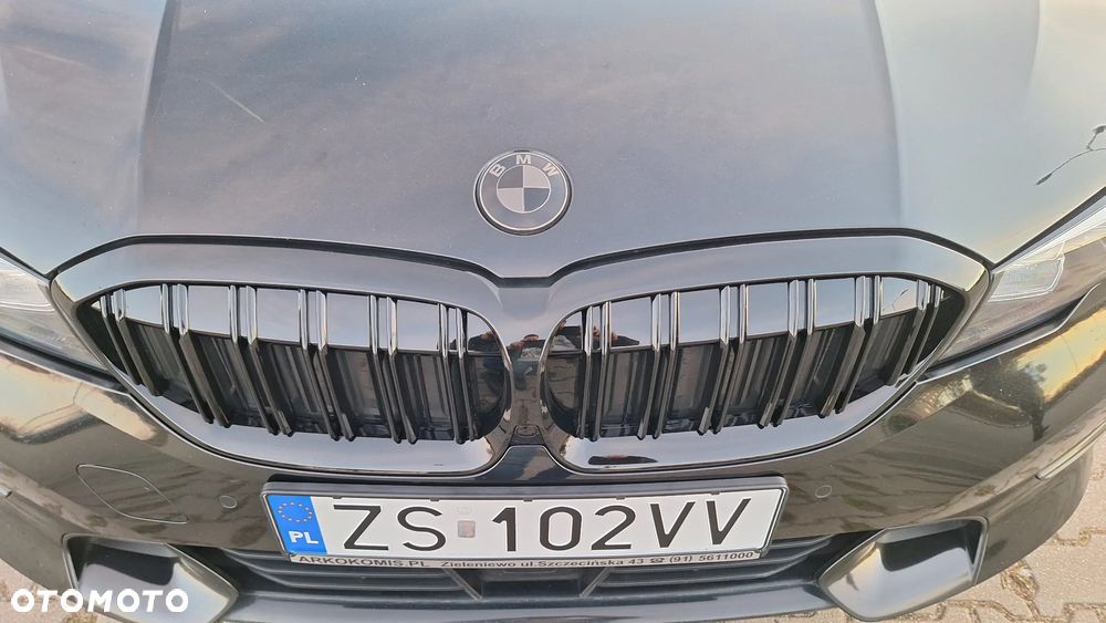 BMW Seria 3 330e M Sport - 11