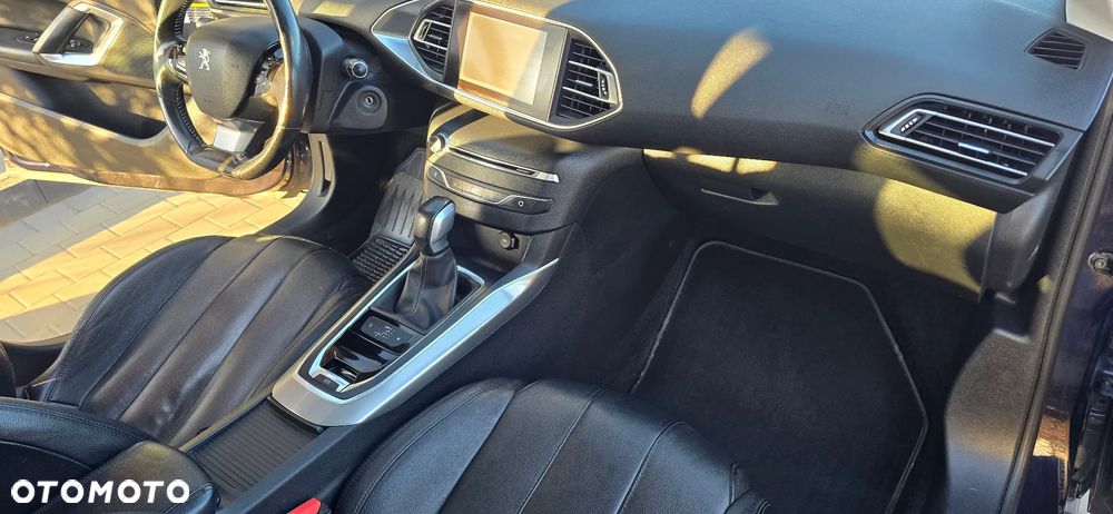 Peugeot 308 BlueHDi FAP 150 Stop&Start Automatik Allure - 18