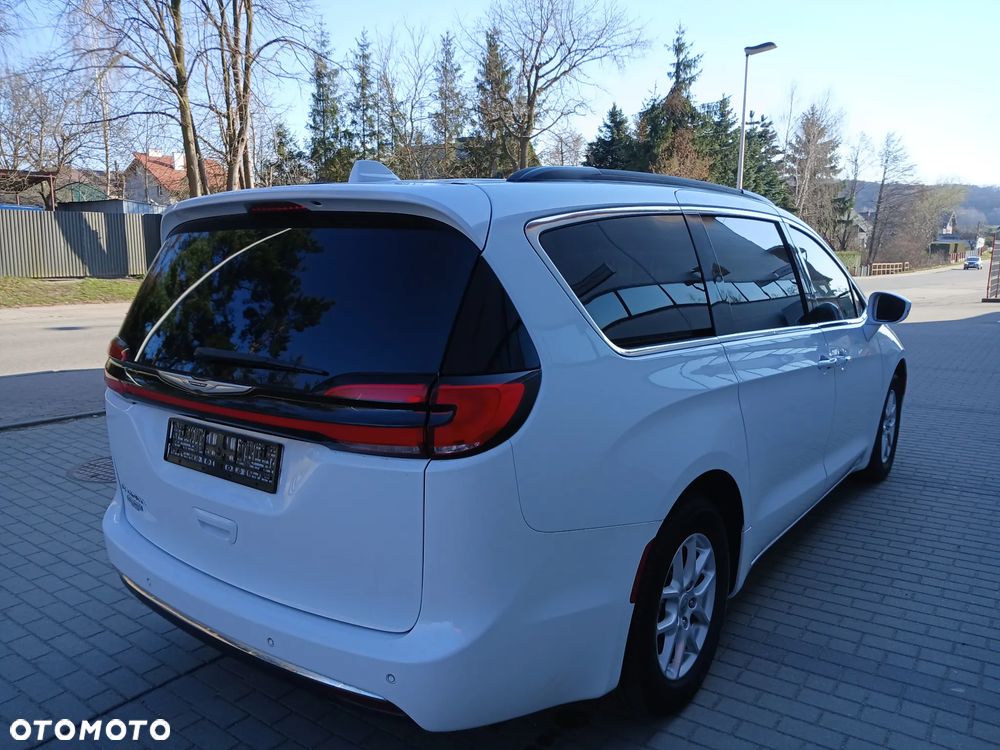 Chrysler Pacifica - 12