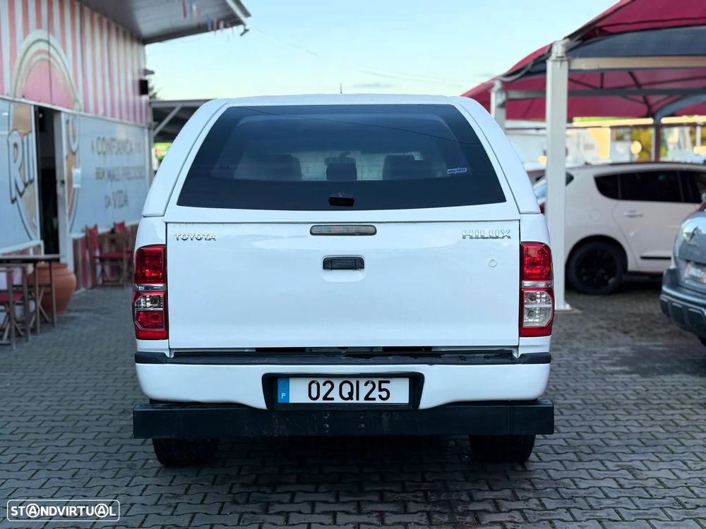 Toyota Hilux - 10