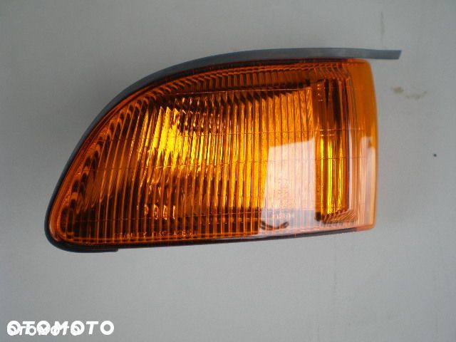 Mitsubishi Galant 97-02r Kierunkowskaz prawy - 1