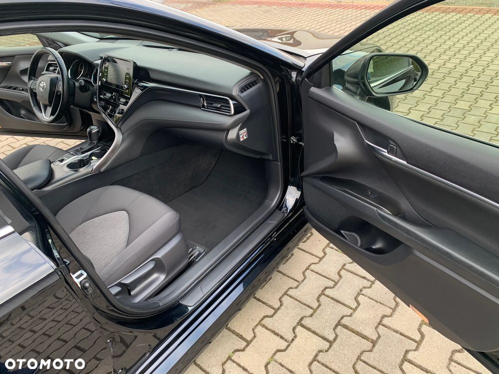 Toyota Camry 2.5 Hybrid Comfort CVT - 22