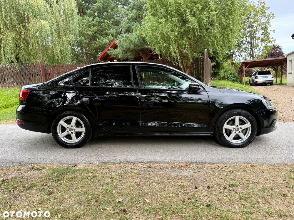 Volkswagen Jetta 1.6 TDI Comfortline - 6