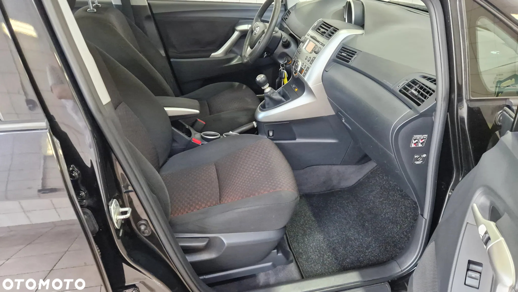 Toyota Verso 1.8 Premium EU5 - 19