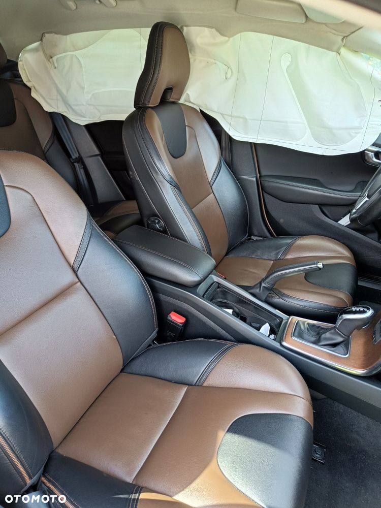 Volvo V40 Cross Country - 7